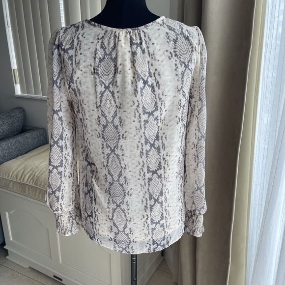 Japna Gray Snake Skin Print Long Sleeve Smocked Blouse M - Picture 2 of 7